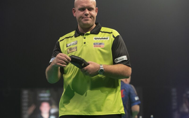 Michael van Gerwen lijkt steeds beter in vorm te komen.