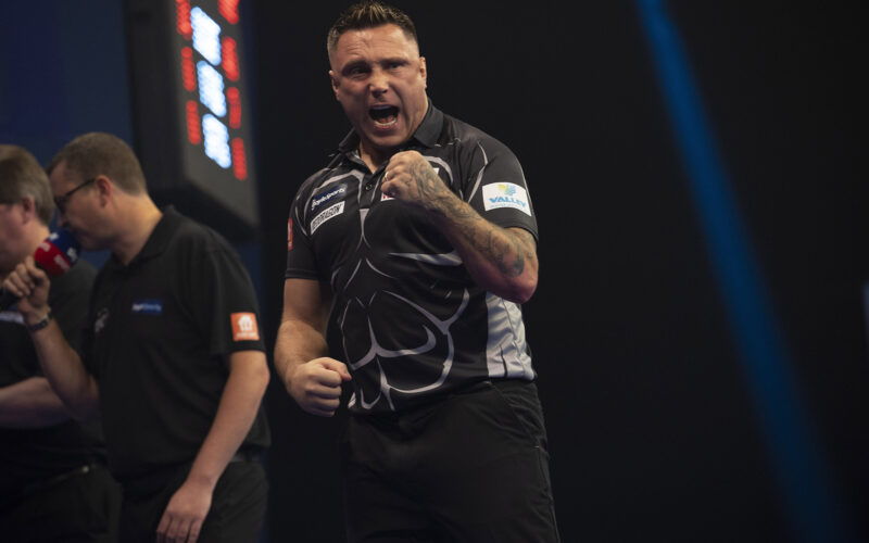 Gerwyn Price schreeuwt het uit tijdens de finale van de World Grand Prix.